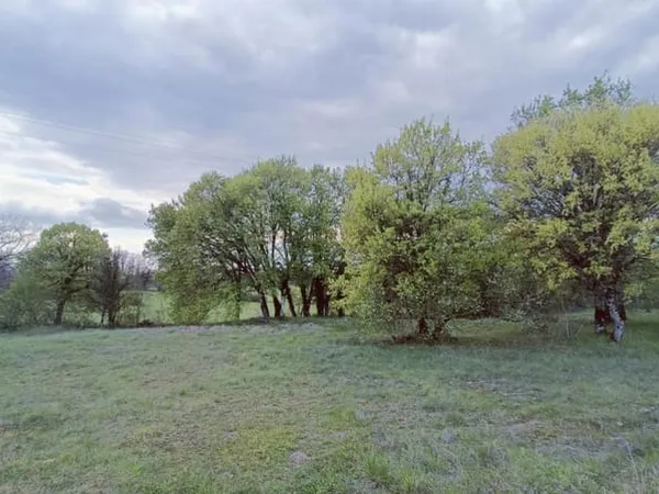 A vendre 10 mn Gramat centre terrain à bâtir 2 399 m²