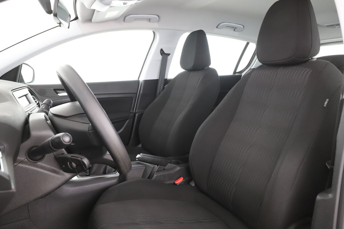 Peugeot 308 1.2 PureTech Access — photo 9