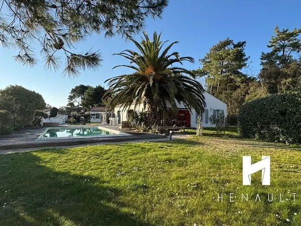 Maison 12 pièces 256 m²