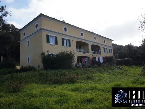 Au village près d'Ajaccio bien exceptionnel