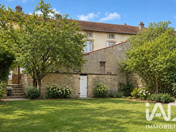 Maison 8 pièces 221 m²