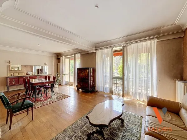 T4 GRENOBLE FOCH - 111 M² - TRAVERSANT