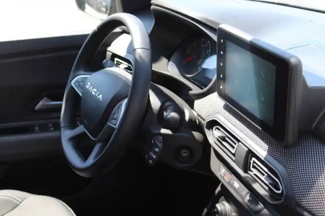 Dacia Sandero eco-g 100 — photo 17