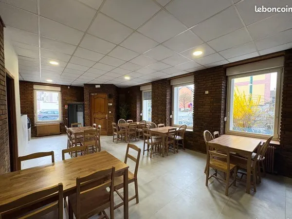 LOCAL COMMERCIAL RÉNOVÉ - 70 m² + GRANDE TERRASSE 120 m²