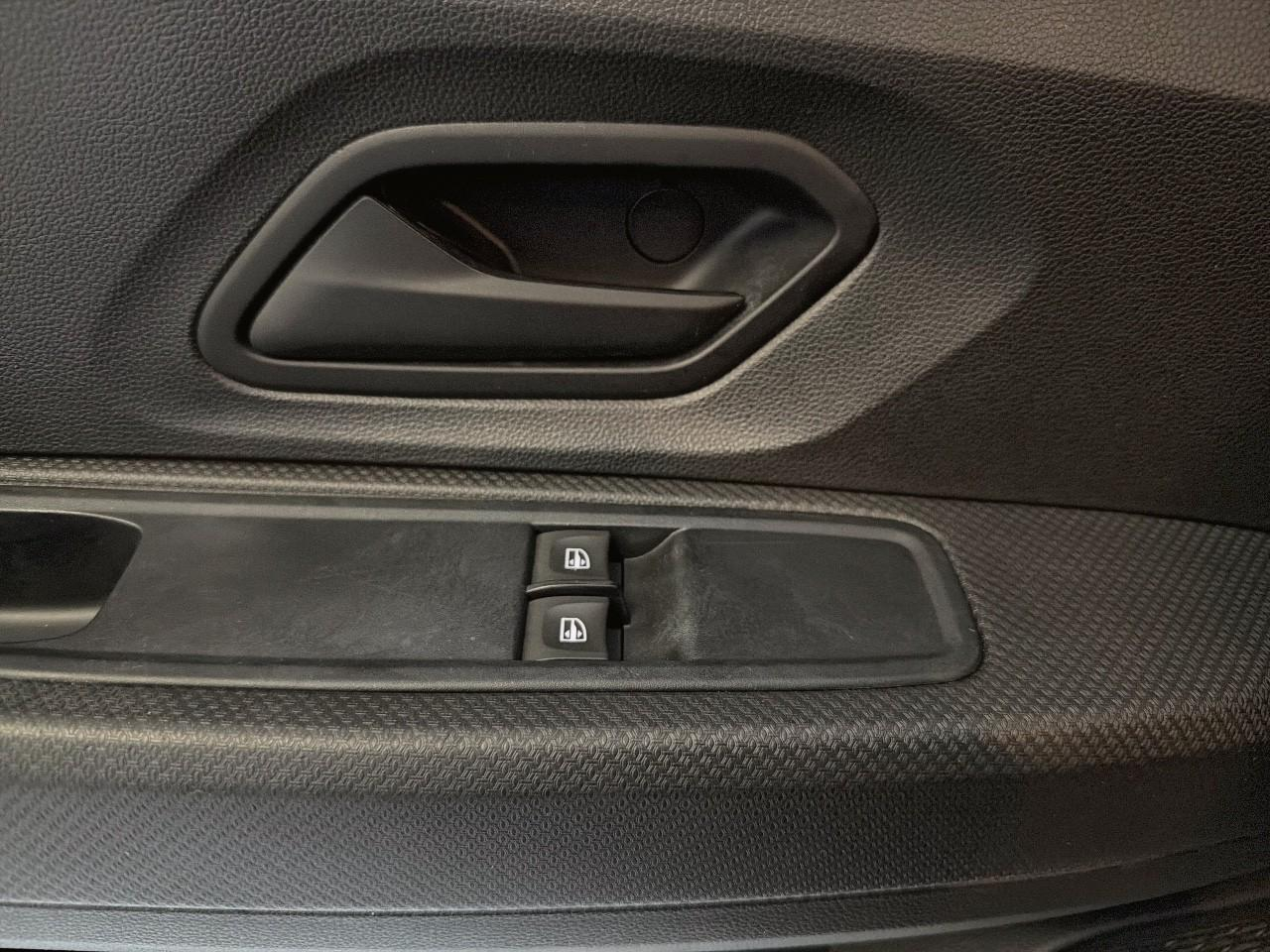 Dacia Sandero sce 65 gsr2 essential — photo 18