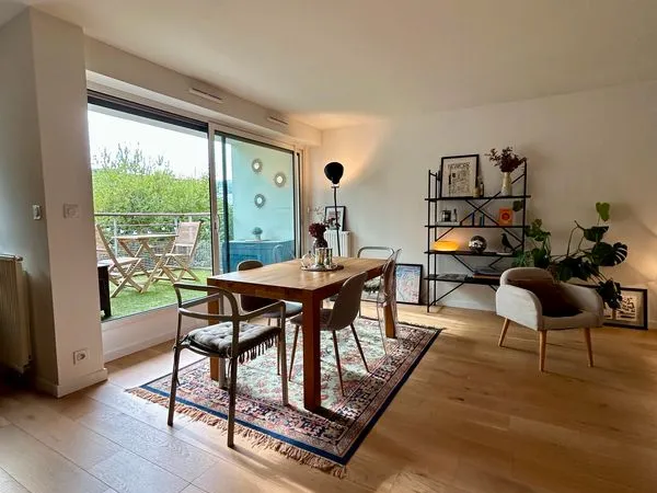 T3 de 73m2 rénové avec terrasse et double stationnement - Mabilais / Mail