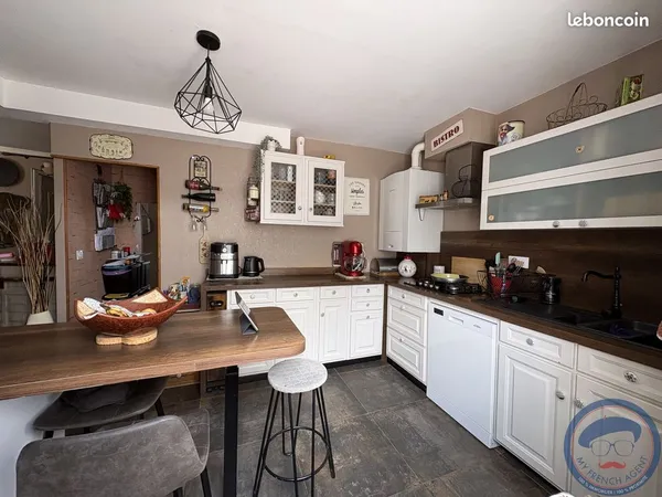 Propriété 5 pièces 100 m²