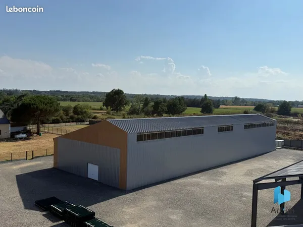 Local 3825 m² La Flèche