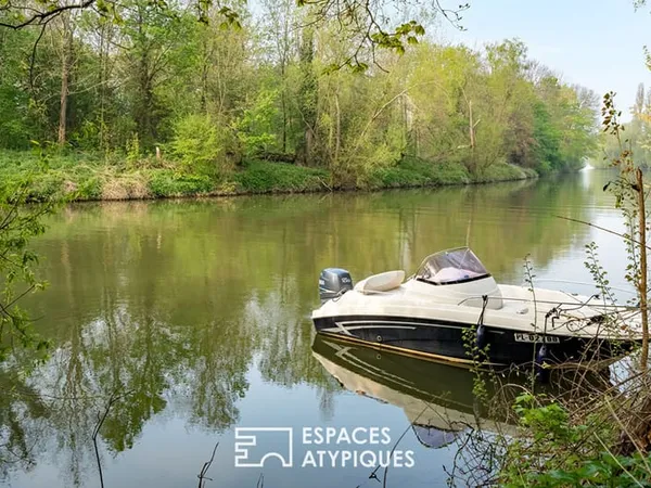 Maison rénovée avec ponton sur l'Île de Vaux : les charmes des bords de Seine