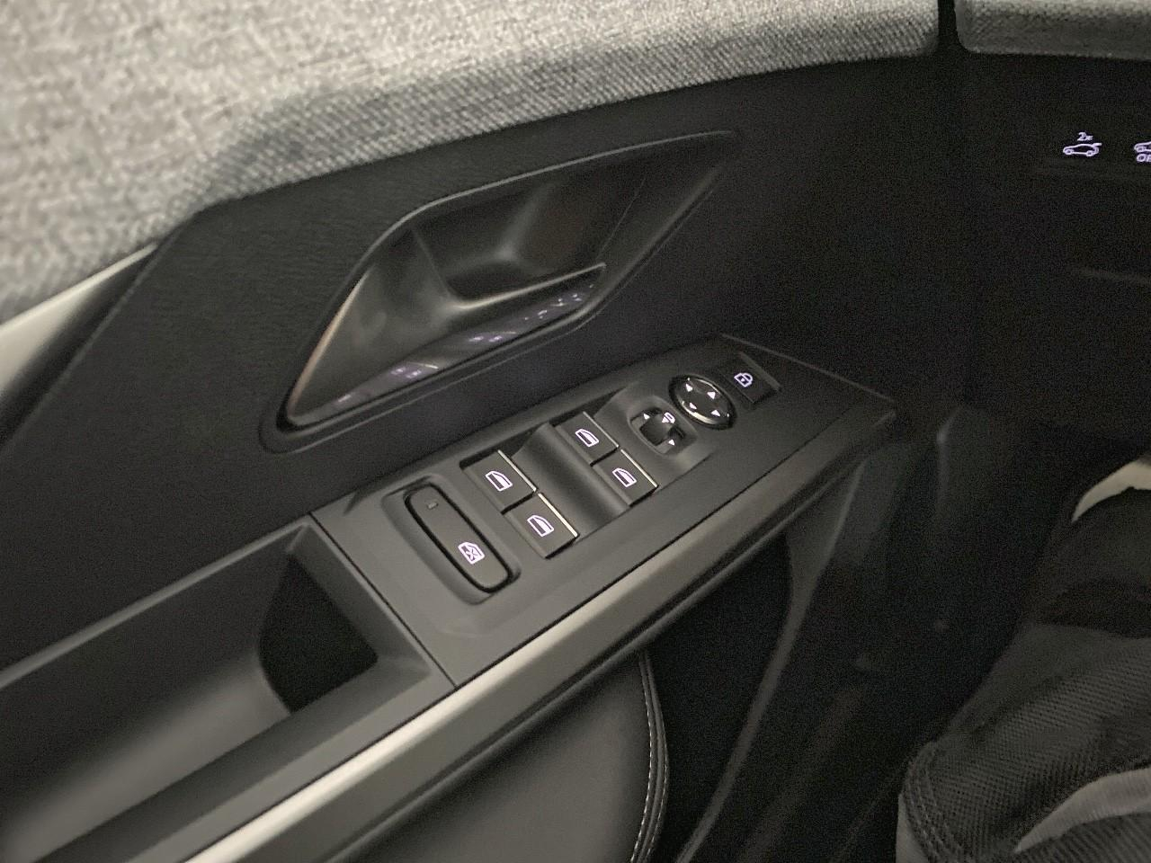 Peugeot 3008 hybrid 145 e-dcs6 gt — photo 20