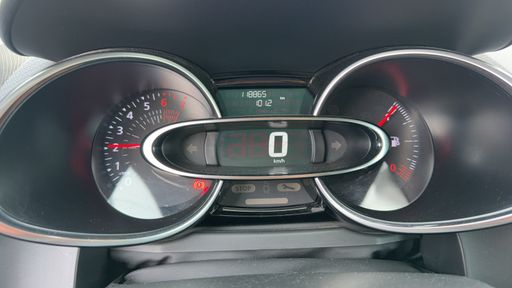 Renault Clio 0.9 TCe 90 - Business – 2019 – 118865 km – Essence – Boîte Manuelle — photo 15