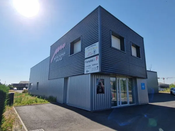Local 568 m² Savigneux