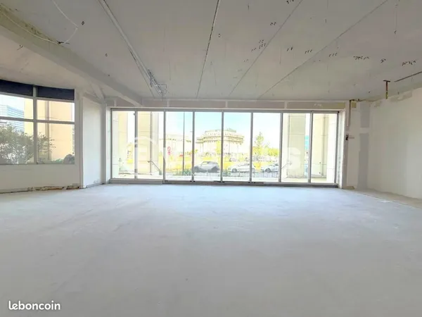 Bureaux 1 292 m²