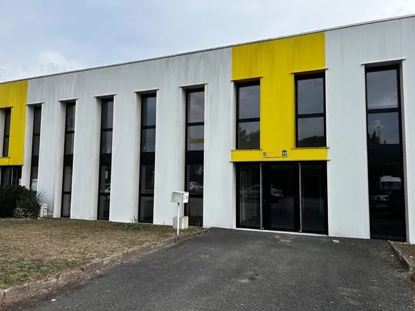 Local d'activité 400 m²
