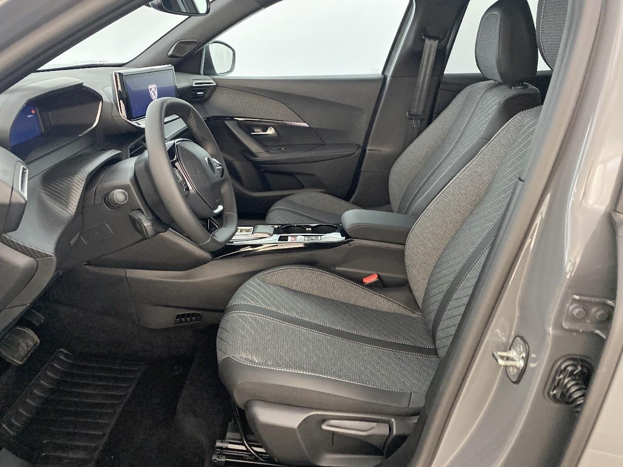 Peugeot 2008 hybrid 145 ch e-dcs6 allure — photo 9