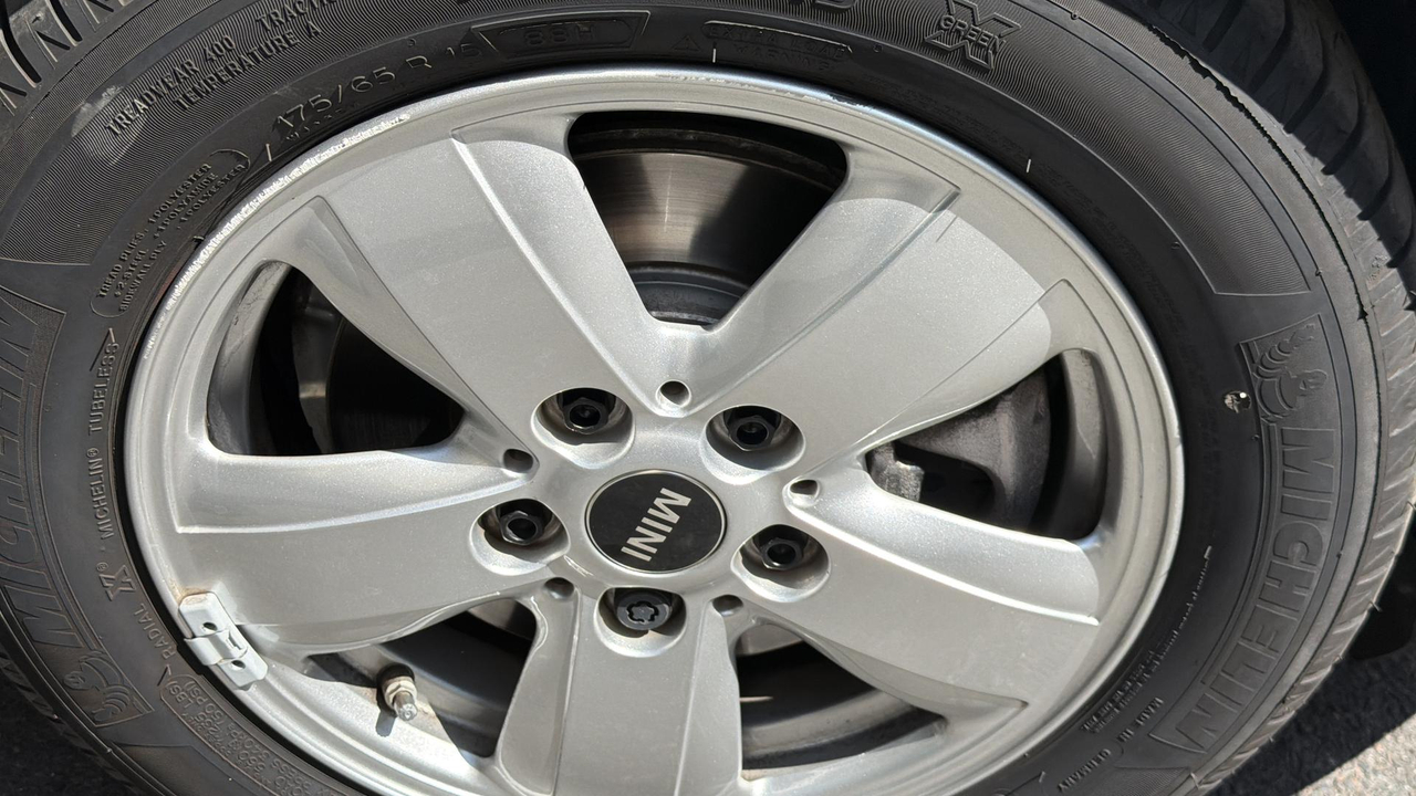 Mini Hatch 5 Portes One 102 ch BVA7 — photo 21