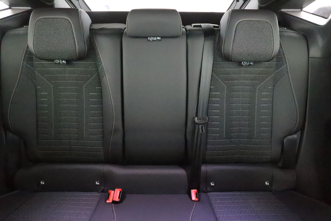 Peugeot 3008 1.2 Hybrid Allure e-DCS6 — photo 14