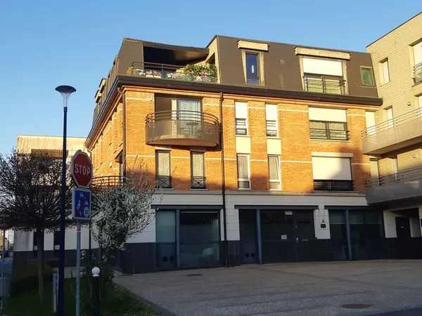 920 Charges comprises. 3 pièces 72m2 Pérenchies