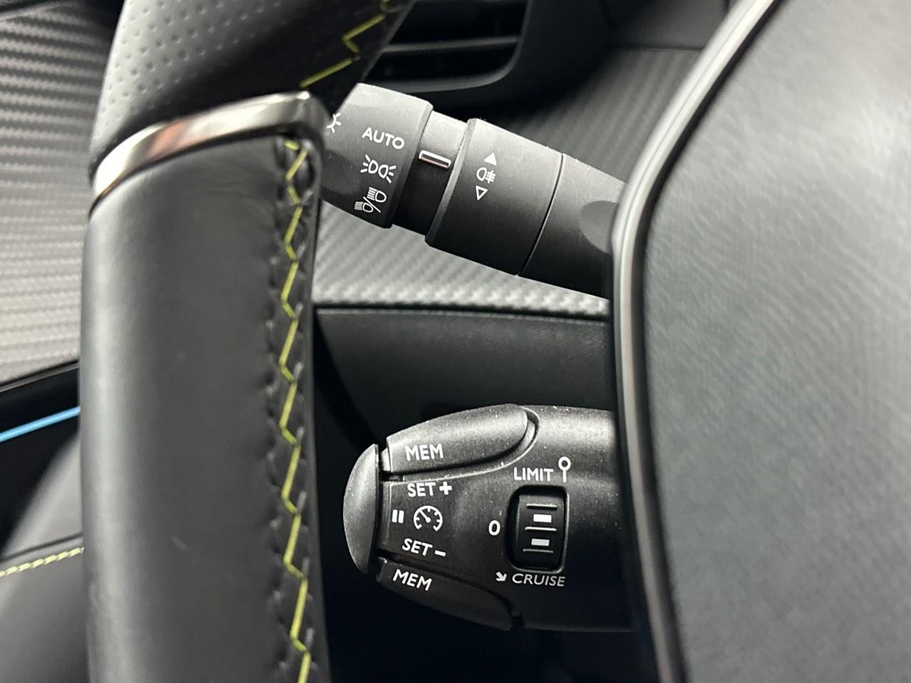 Peugeot 208 bluehdi 100 s&s bvm6 gt — photo 17