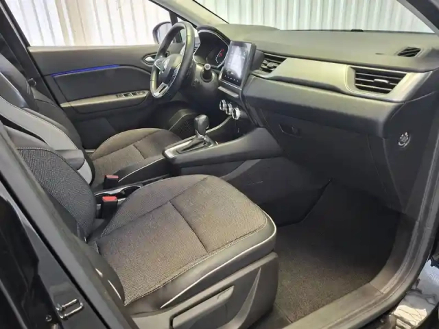 Renault Captur blue dci 115 edc — photo 12