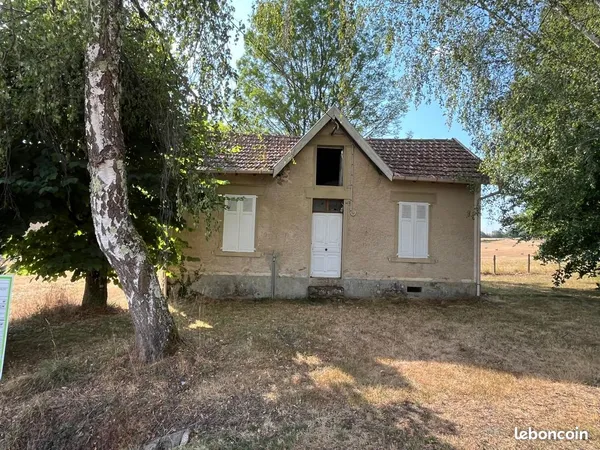 A vendre petite maison à restaurer entièrement