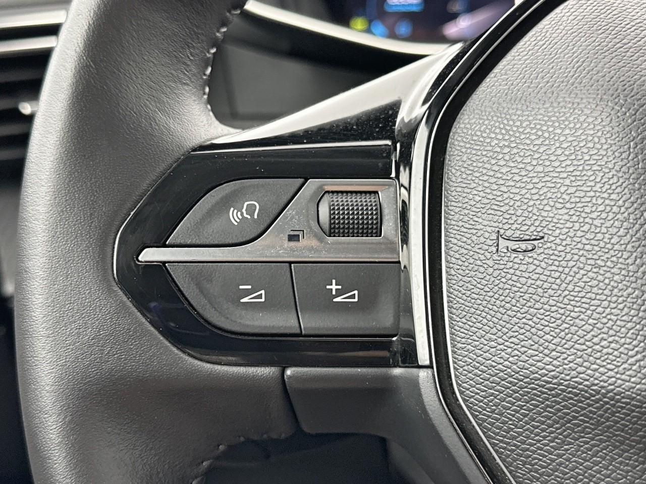 Peugeot 2008 puretech 100 s&s bvm6 allure pack — photo 20