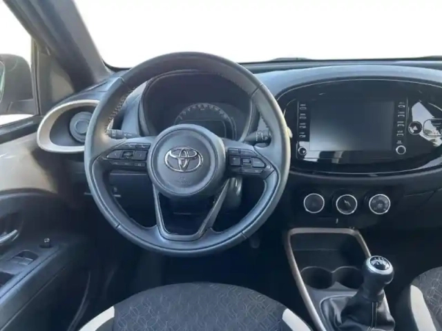 Toyota Aygo X 1.0 vvt-i 72ch design my23 — photo 11