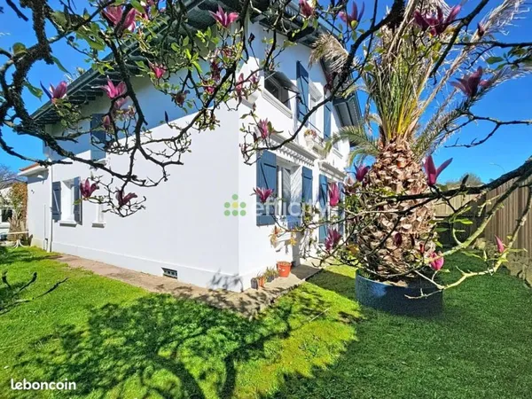 Pavillon 9 pièces 140 m²