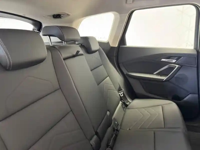 Bmw X1 i xdrive30 — photo 18