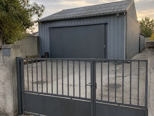 Hangar 120m2 à louer
