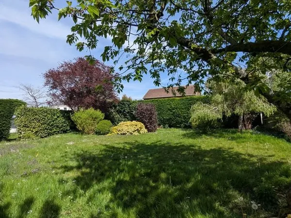 Terrain 304 m²