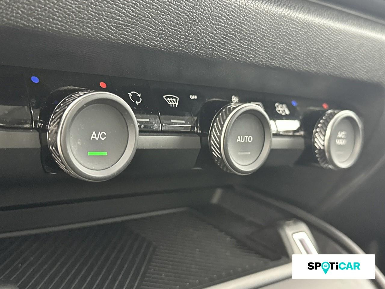 Citroën C4 bluehdi 130ch s&s feel pack eat8 120g — photo 15