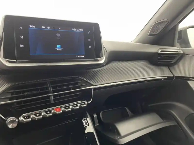 Peugeot 2008 puretech 100 s&amp;s bvm6 — photo 28