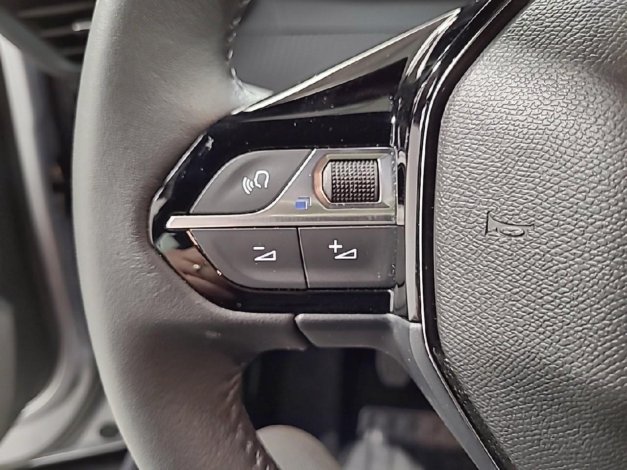 Peugeot 2008 100 s&s bvm6 style — photo 19