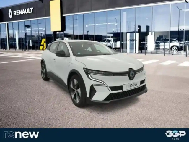 Renault Megane e-tech electric ev40 130ch equilibre standard charge — photo 2