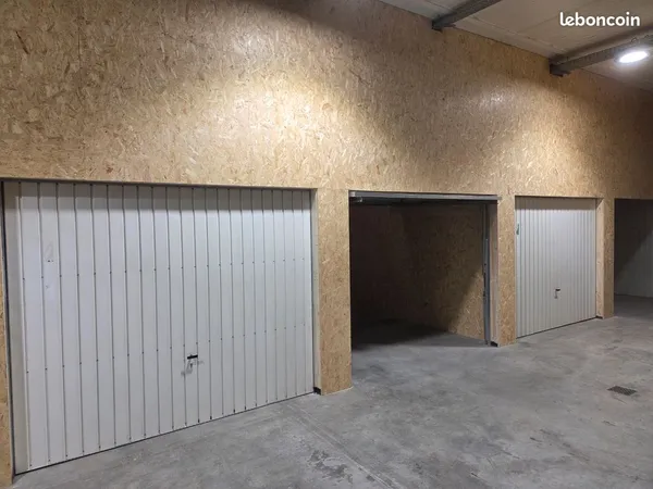 Location box stockage, conteneur, contenair, hivernage camping-car, parking, voiture collection, mot