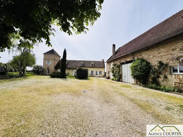 Villa 9 pièces 249 m²