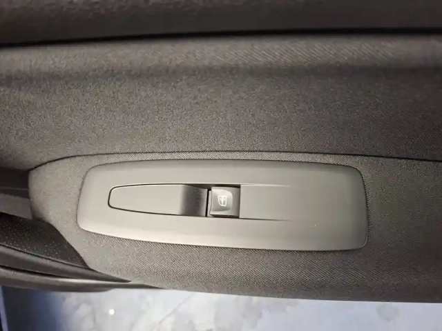 Renault Megane mégane iv berline blue dci 115 edc - 20 — photo 30