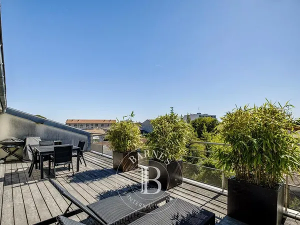 Vends t5 - 96.94 m² - Bordeaux 33000