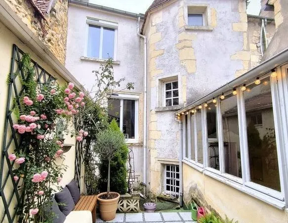 Maison 8 pièces 229 m²