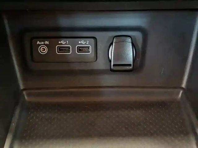 Renault Megane mégane iv berline blue dci 115 — photo 29
