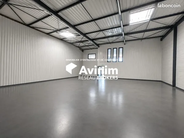 Local 494 m² Saint-Ismier