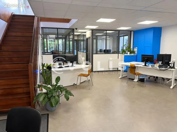 Bureau 223 m²