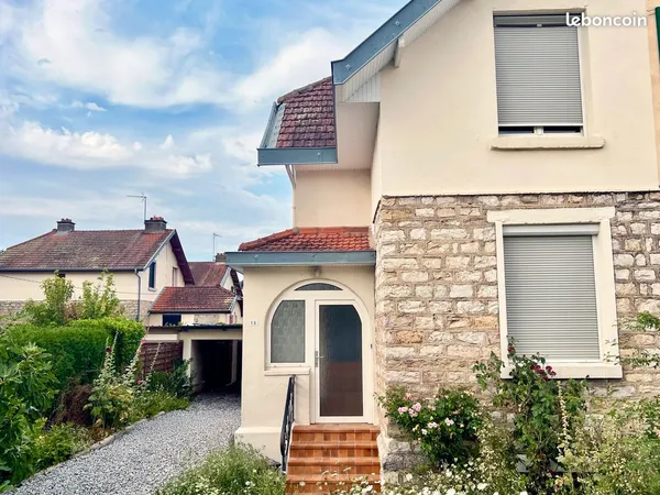 Maison 4 pièces 79 m² à Tavaux — Cuisine neuve, garage + dépendance, sous-sol complet