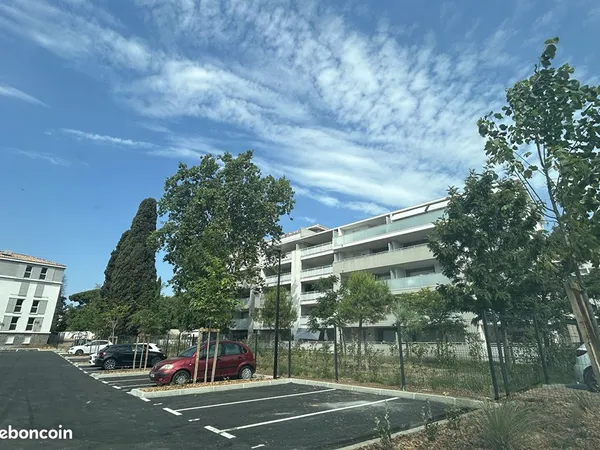 Parking/box LA GARDE