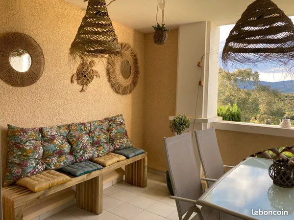 Cap Esterel centre village Appartement 26 m2 balcon trame large