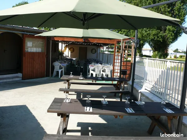 Restaurant en bord de Seine - Clientèle fidèle - Excellente réputation
