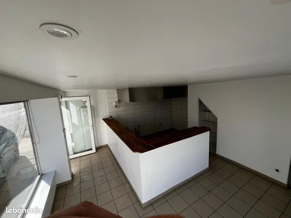 LOCAL COMMERCIAL 70 m² - CENTRE-VILLE DE VAUCOULEURS - 370 TTC / MOIS