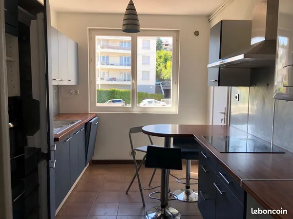 Appartement 4 pièces - 91 m2 - étage 3