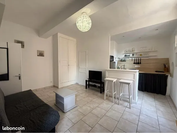 Studio meublé prêt à vivre